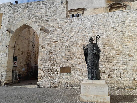 Statua di San Nicola